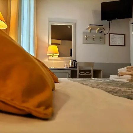 Camilla Hotel